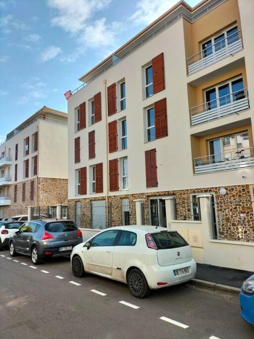 Appartement F2 De Haut Standing En Hypercentre Avec Jardin Prive A 270 M De La Gare De Mantes ! Exterior foto