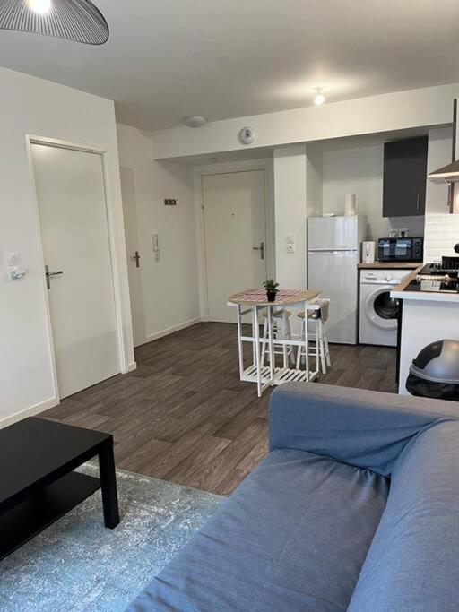 Appartement F2 De Haut Standing En Hypercentre Avec Jardin Prive A 270 M De La Gare De Mantes ! Exterior foto