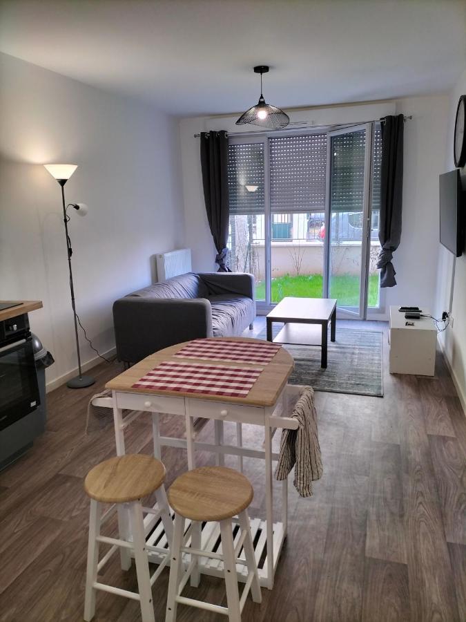 Appartement F2 De Haut Standing En Hypercentre Avec Jardin Prive A 270 M De La Gare De Mantes ! Exterior foto