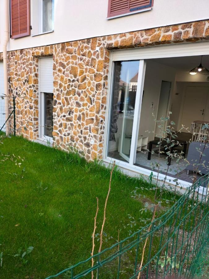 Appartement F2 De Haut Standing En Hypercentre Avec Jardin Prive A 270 M De La Gare De Mantes ! Exterior foto