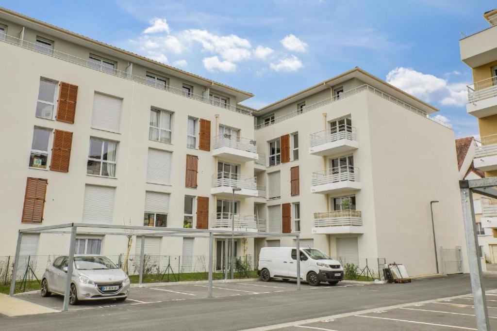 Appartement F2 De Haut Standing En Hypercentre Avec Jardin Prive A 270 M De La Gare De Mantes ! Exterior foto